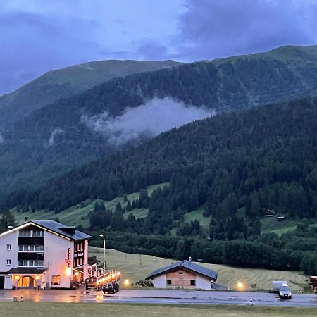 Hotel Restaurant Gommerhof Reckingen Екстериор снимка