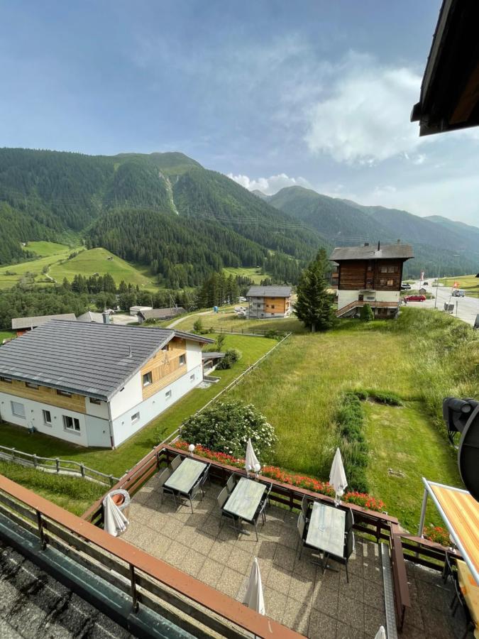 Hotel Restaurant Gommerhof Reckingen Екстериор снимка